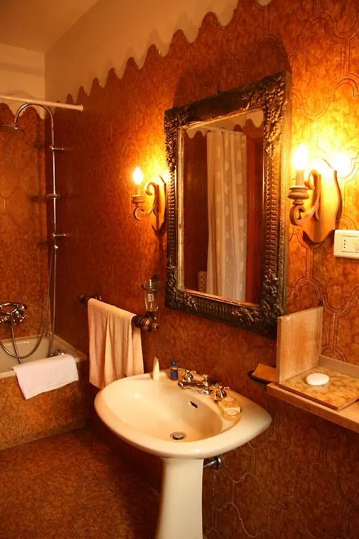 B&B La Bugia Di Villa Tanzi Parma 2*,  Italy